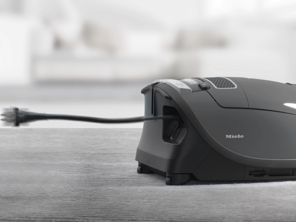 Миле Пылесос SGDF3 Complete C3 Active Parquet  серый Miele